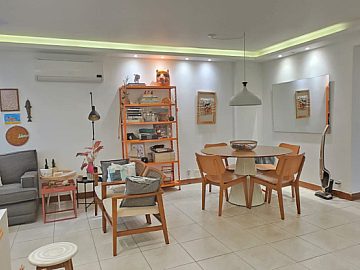 Apartamento com 03 quartos amplos - Macei�